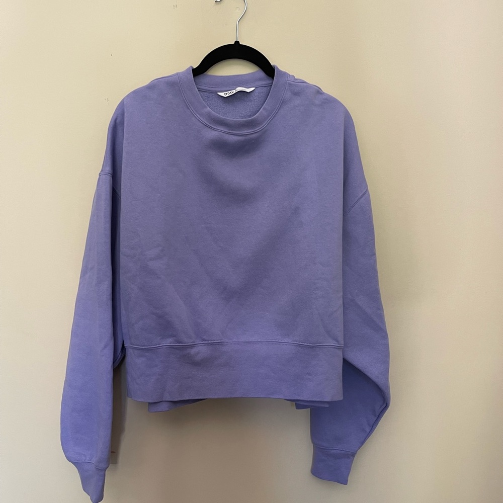 Super plush and comfy crew neck oversized in  small